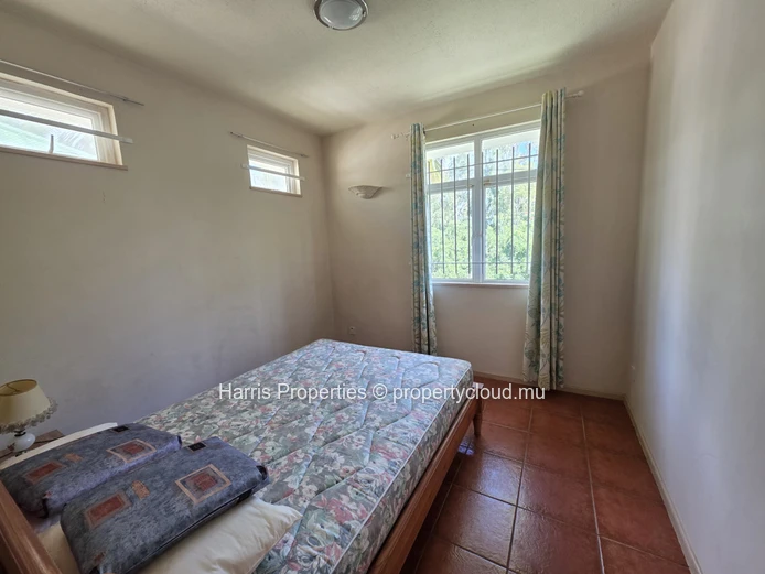 Beachfront house for sale in a secure residence in Calodyne