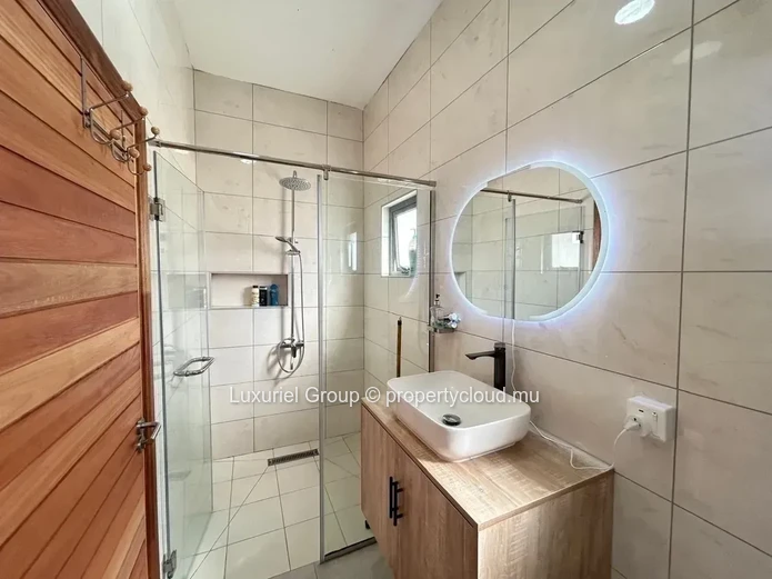 Villa meublée 3 chambres avec piscine – Secteur calme et sécurisé