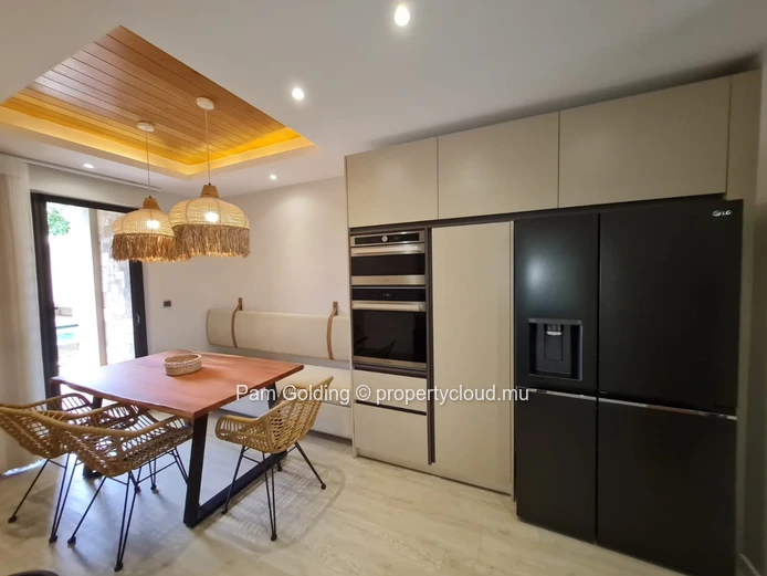 Located within the highly sought-after Waterway Residence Apartments. (Sole Mandate)