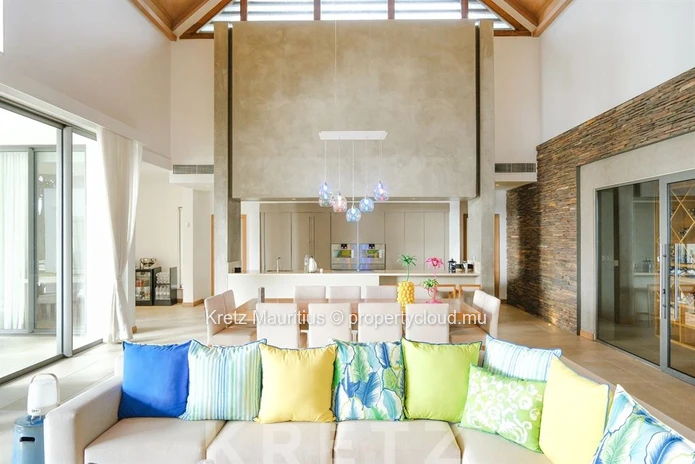 Exceptional Island Signature Villa in the Heart of the Golf Estate