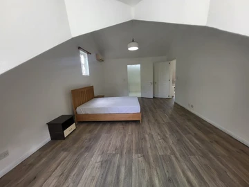 5 Bedroom Villa