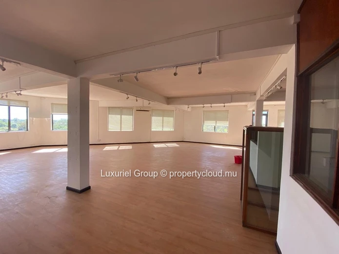 Commercial Building for Rent – First Floor