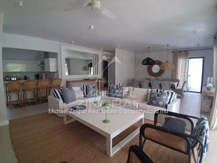 Exceptional Renovated Penthouse with Private Rooftop, Pool & Beach Access