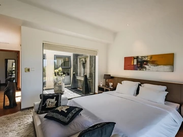 7 Bedroom Villa
