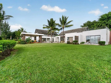 5 Bedroom Villa
