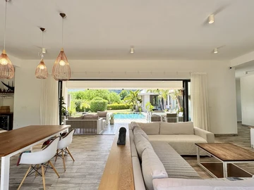 5 Bedroom Villa