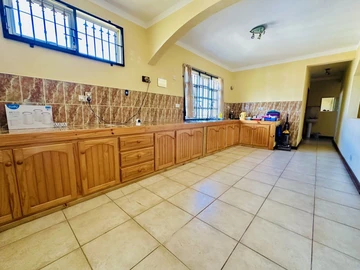 10 Bedroom House