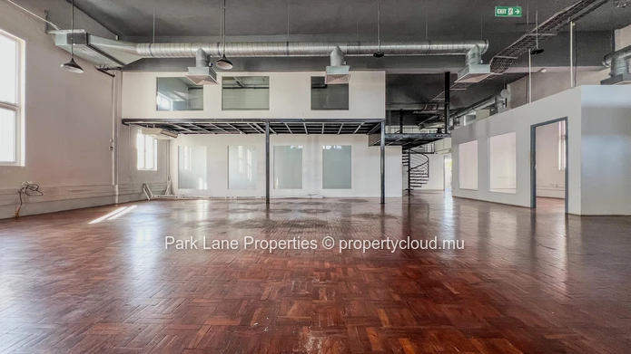 Immeuble commercial de prestige – Opportunité d’investissement stratégique au cœur de Rose Hill