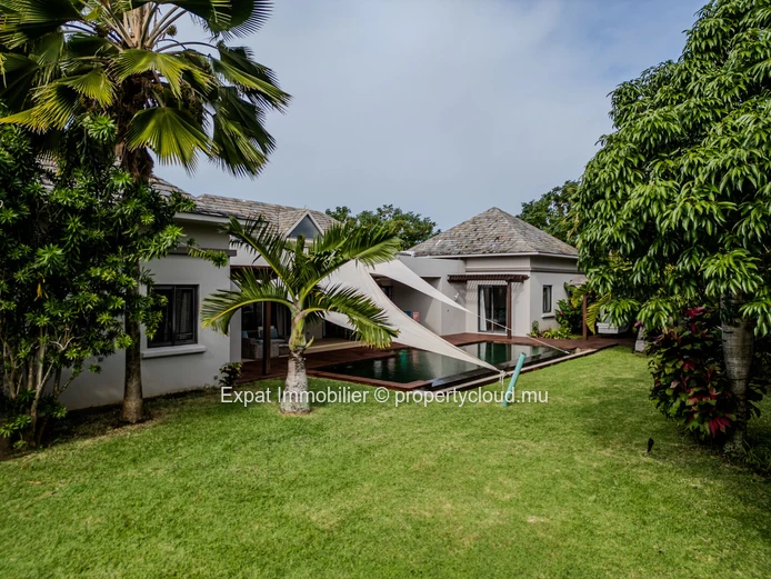 Exceptional Single-Storey 4-Bedroom Villa With Swimming Pool And Large Landscaped Garden – Grand Baie