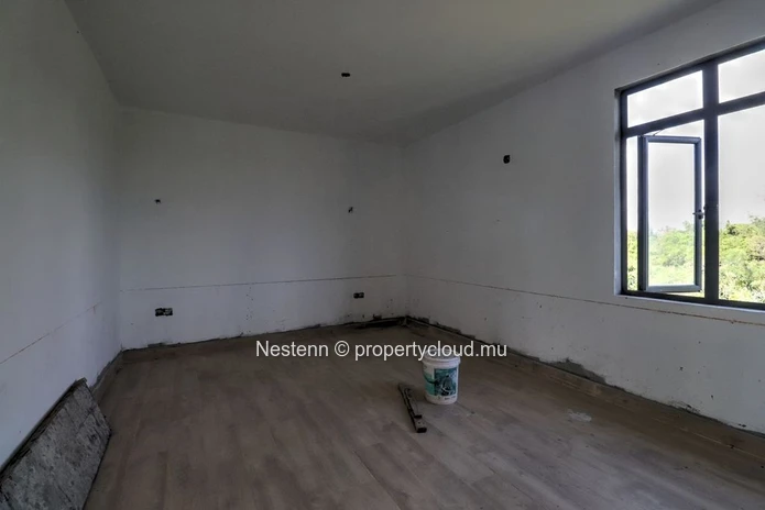 Modern duplex villa with 3 bedrooms close to amenities.