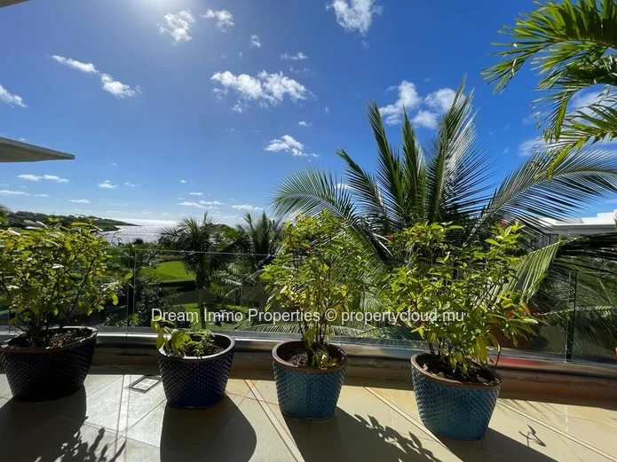 Somptuous Penthouse With Sea View & Private Pool At Azuri Village - Mauritius