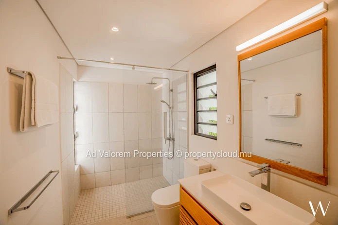 Penthouse avec des vues époustouflantes à vendre à Black River.