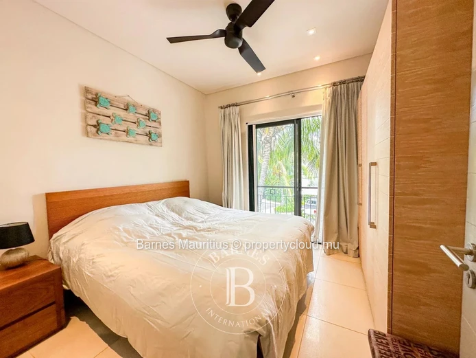 RIVIÈRE NOIRE – Marina duplex with private mooring – 3 bedrooms