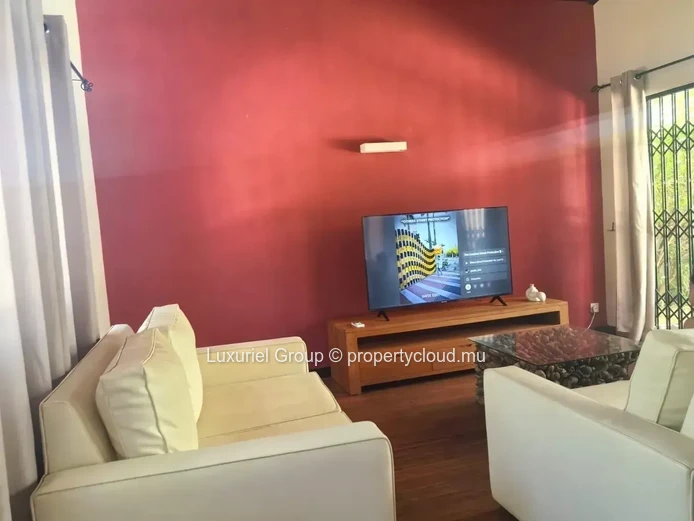 Contemporary Villa for Rent-Large Garden and Modern Comfort