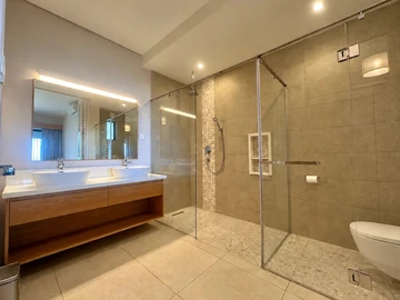 4 Bedroom Apartment