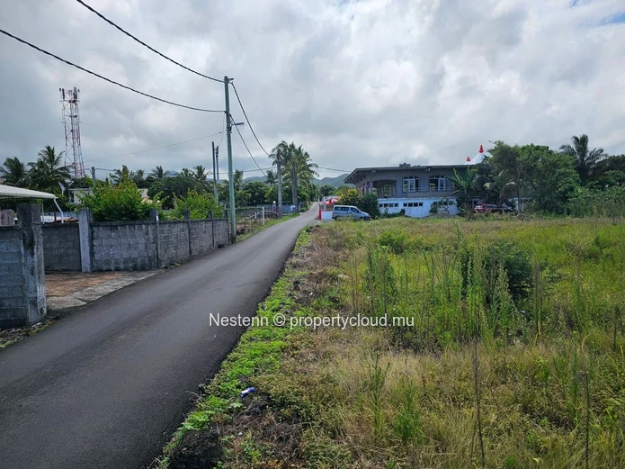 Prime 1081m² plot near the beach