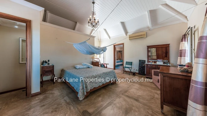 Belle maison au style authentique dans un écrin de verdure avec vue sur le morne