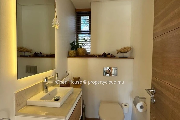 Luxury Villa Mon Choisy, Golf, 4 ensuite bedrooms, swimming pool, fitness, SPA, tennis, Padel. Alvalaible to foreigners.