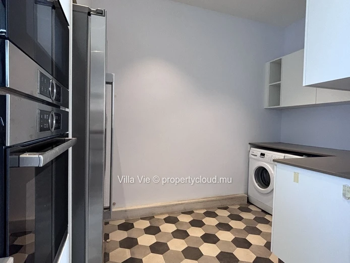 Roches Noires - Penthouse de 3 chambres avec vue sur la mer et piscine commune