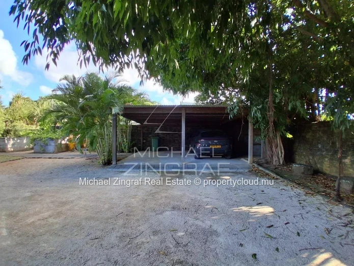 Spacious Family Villa with Pool in Pereybere