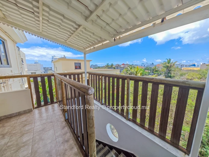 Appartement cosy au 2e étage avec vue montagne et terrasse meublée – Mont Choisy