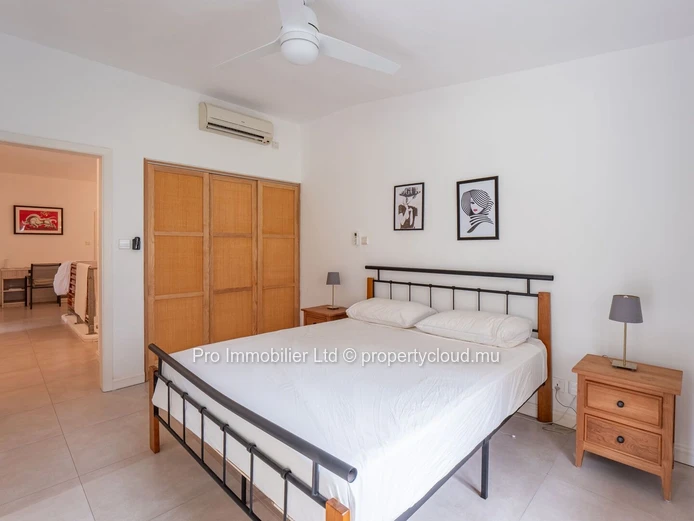 Fully Renovated Duplex With Private Garden And Basement ,Black River