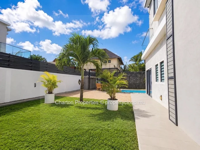 4-bedroom villa with private pool, near the beaches of Grand Baie