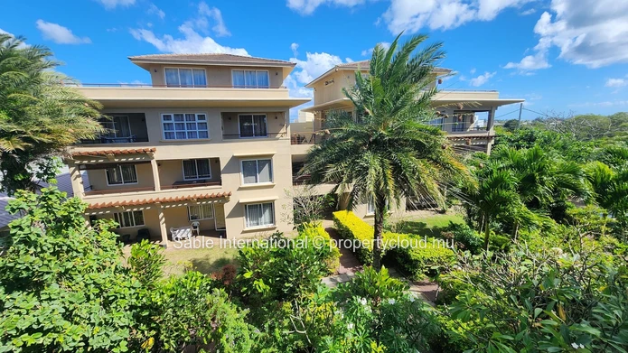 3 bedroom Penthouse with rooftop and great views.