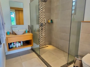 5 Bedroom Villa