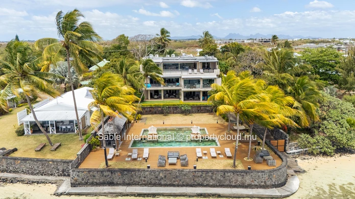 Luxury Beachfront Penthouse in Cap Malheureux with Sea Views and Communal Pool - Fully Furnished and Equipped 