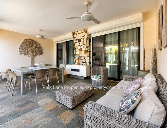 Charming Single-Storey 4-Bedroom Villa with Pool and Garden