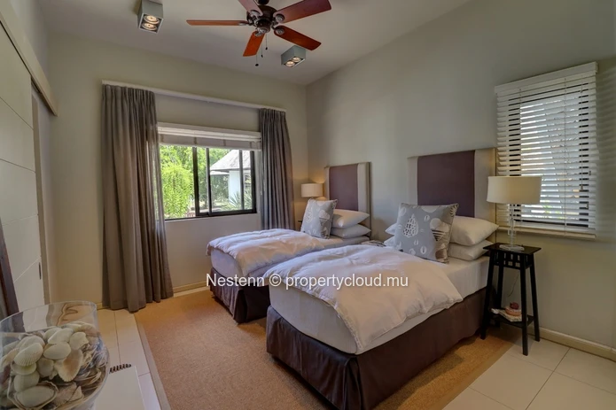 Furnished 4-bed duplex with river and mountain views, and close to the beach