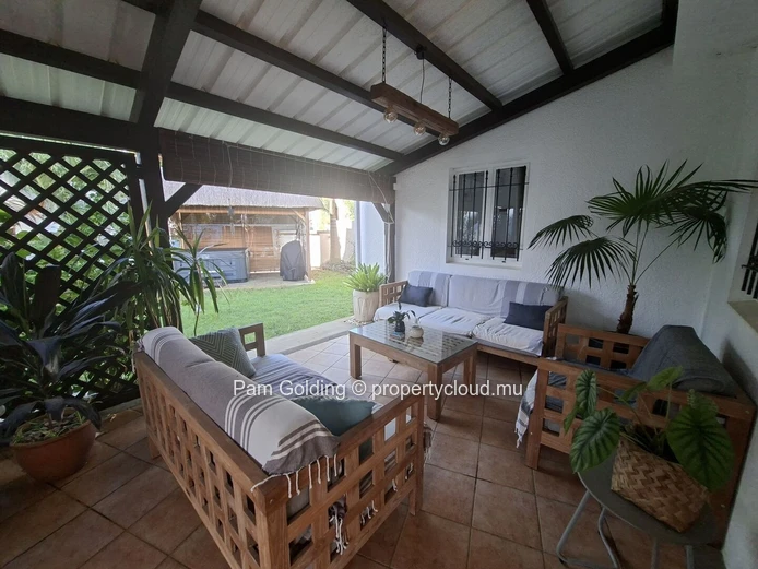 À Vendre – Charmante Villa de 220 m² à Calodyne