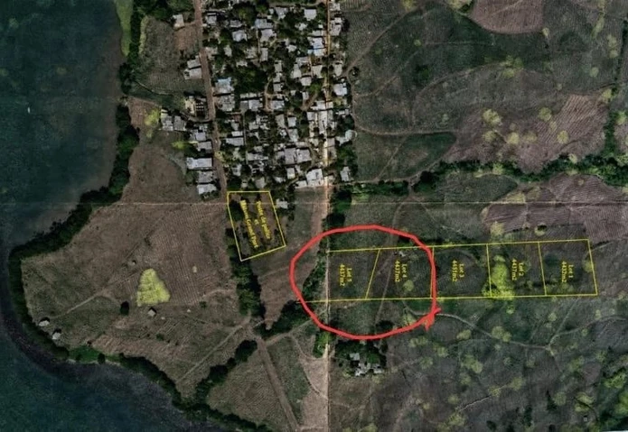 2-arpent agricultural land for sale in Vieux Grand Port