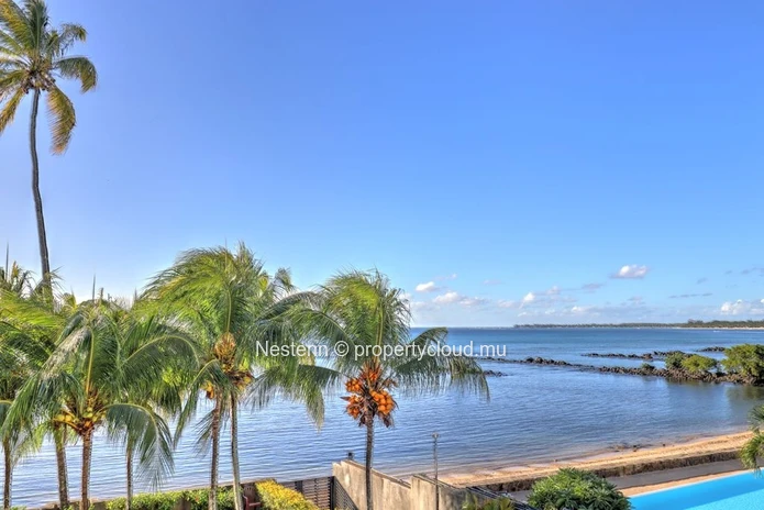 Magnificent 3-bed apartment in residence in a quiet area.