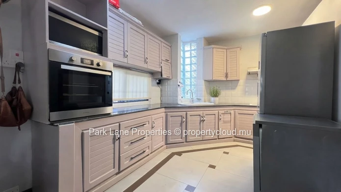 Duplex de 3 chambres de 120 m² en complexe résidentiel à Sodnac