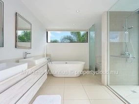 4-Bedroom En-Suite Villa in Pereybère