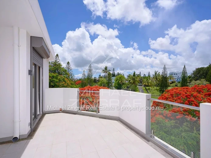 3-Bedroom Penthouse in a Modern Residence – Trou aux Biches