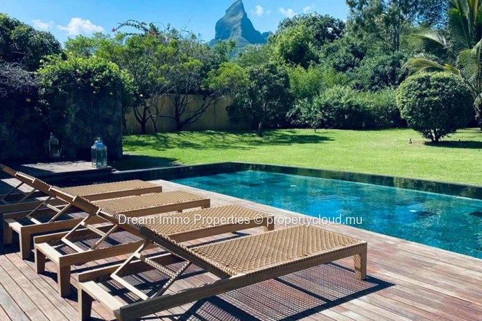 Beautiful Golf Mountain View Villa In Tamarina Resort & Spa, Mauritius