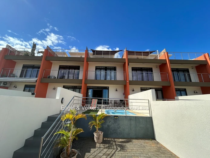 Charming Triplex House for Sale in Flic en Flac – Reserved for Mauritian Citizens