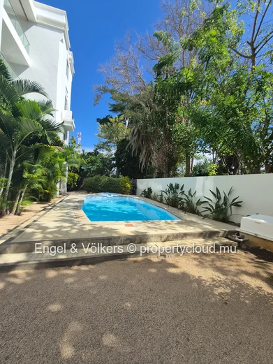 Spacious 3-Bedroom Apartment in a Convenient Coastal Location