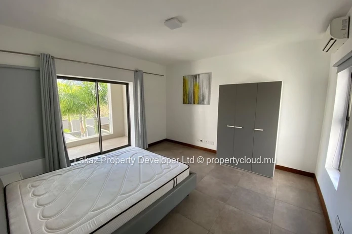 Modern villa in a residence for rent