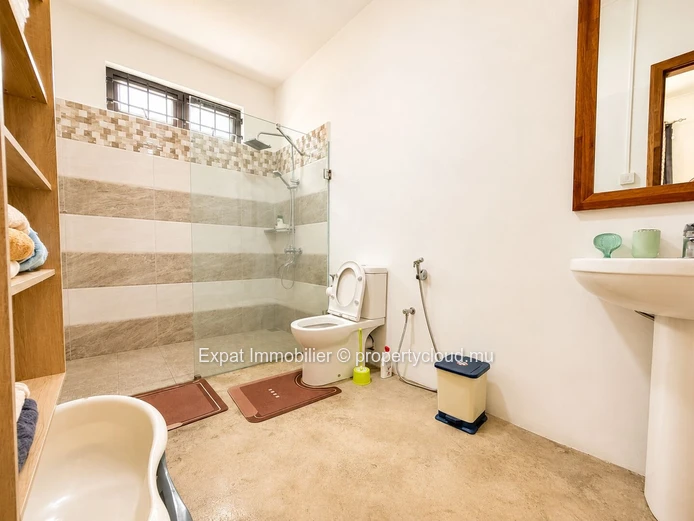 3-Bedroom Detached Villa with Pool for Rent in Flic-en-Flac