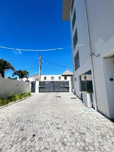 Appartement moderne de 2 chambres avec salles de bain attenantes & prestations haut de gamme – Rs 65,000