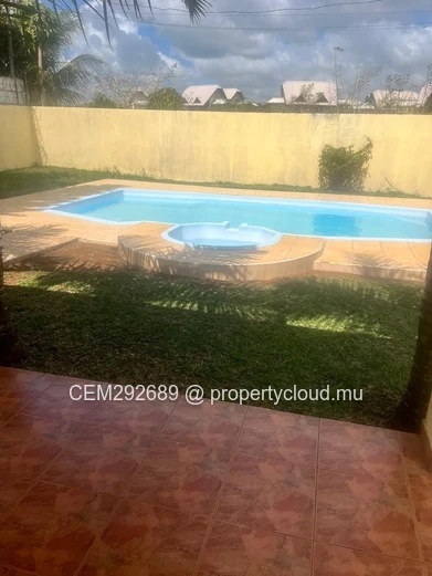 Maison meublée à vendre à Grand Baie