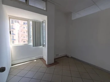Bureau de 7 Chambres