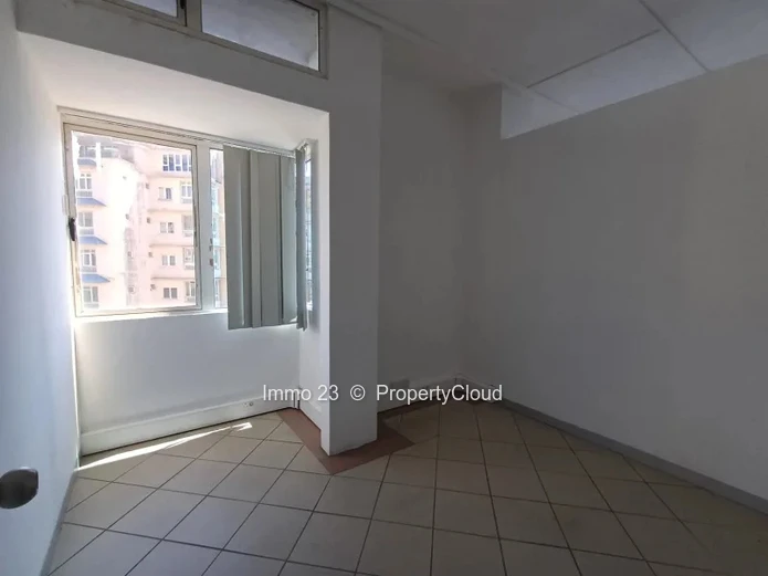 Bureau - 490m2 - Quatre Bornes - Ref. BU99080LO