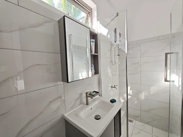 4 Bedroom Apartment