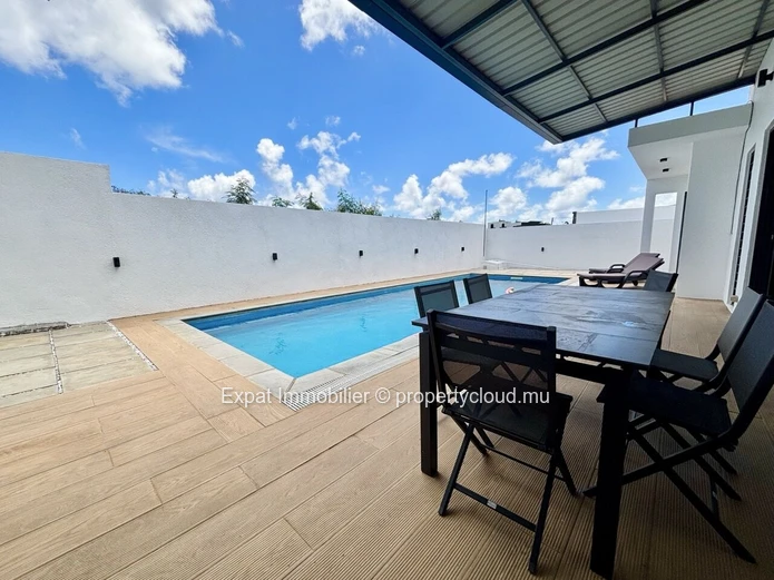 Single-Storey Villa, 3 Bedrooms, Spacious Areas And Swimming Pool (12 M) – Pereybere