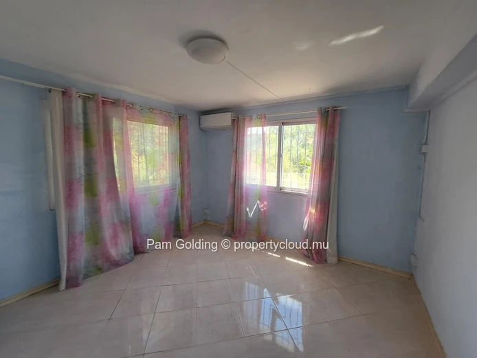 Pointe aux Canonniers – Maison à vendre – Pam Golding Mauritius